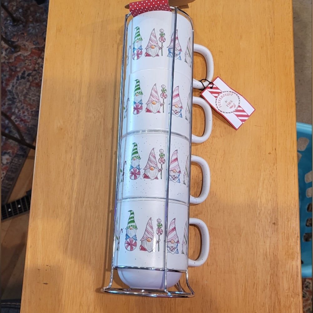 Brand New Set of 4 Candy Cane Striped Vibe Tea/coffee Cups with stand.